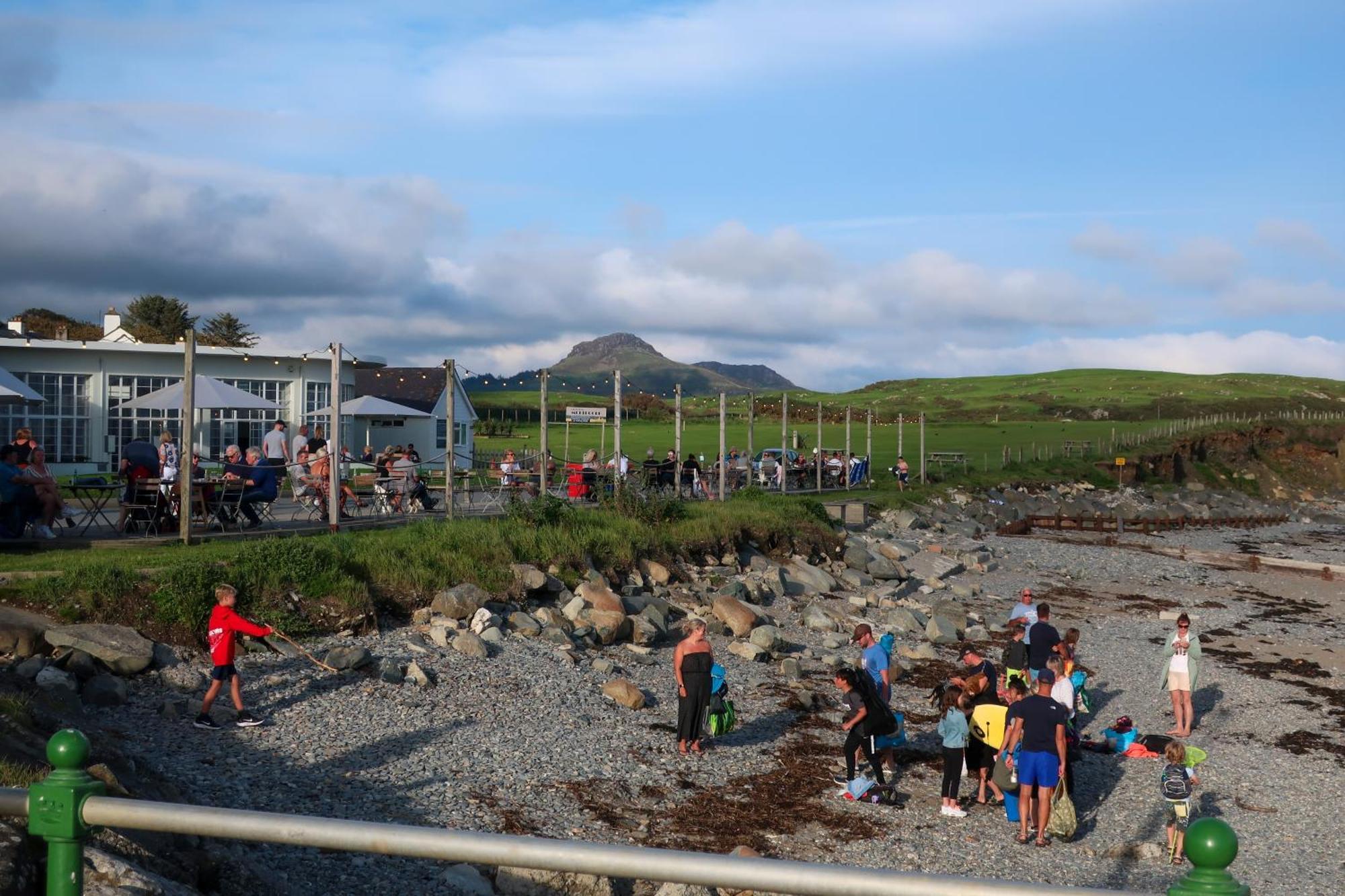 Glan Y Mor, Sleeps 20, 8 Bedrooms, 8 Bathrooms, Seafront, Criccieth Zewnętrze zdjęcie